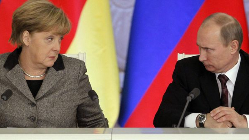 Путин, Меркел и Камерън обсъдиха бъдещето на Украйна 