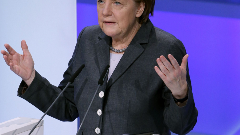 Меркел: Референдумът в Крим е незаконен 