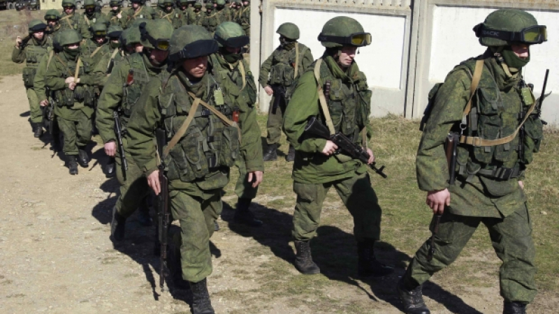 Въоръжени превземат гранични застави, обстрелват украински самолет (ВИДЕО)