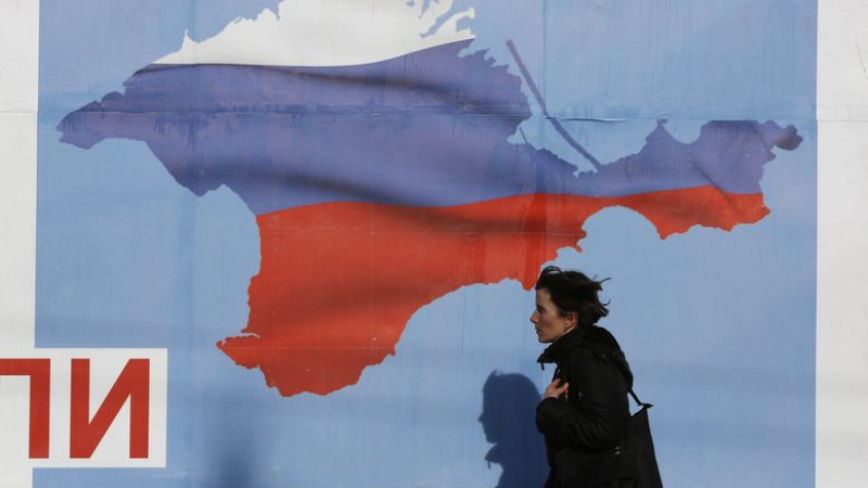 Русия приема Крим със статута на република 