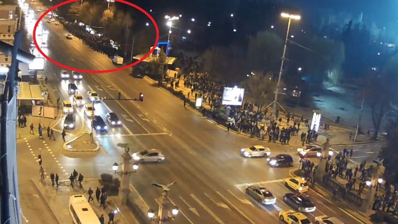 Митинг без градски транспорт на Орлов мост след мача на Лудогорец