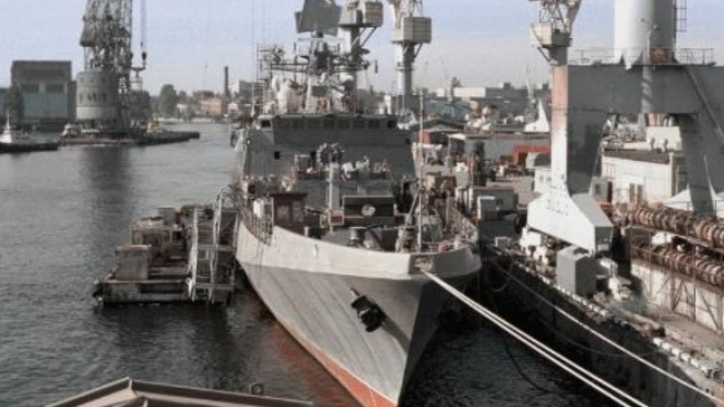 Напрежението ескалира: Русия прояви сила срещу САЩ! Фрегата „Адмирал Григорович”, въоръжена с ракети, се отправи към US кораба, обстрелял Сирия