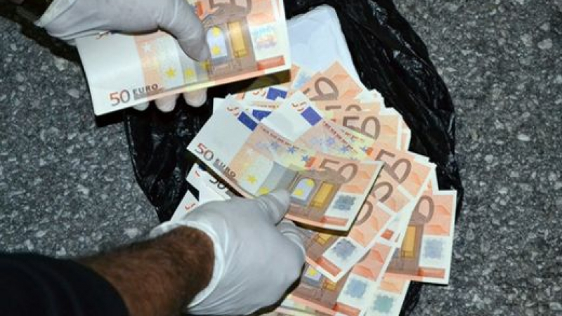 Прокуратурата обвини албанеца, спипан на границата ни с 20 100 фалшиво евро