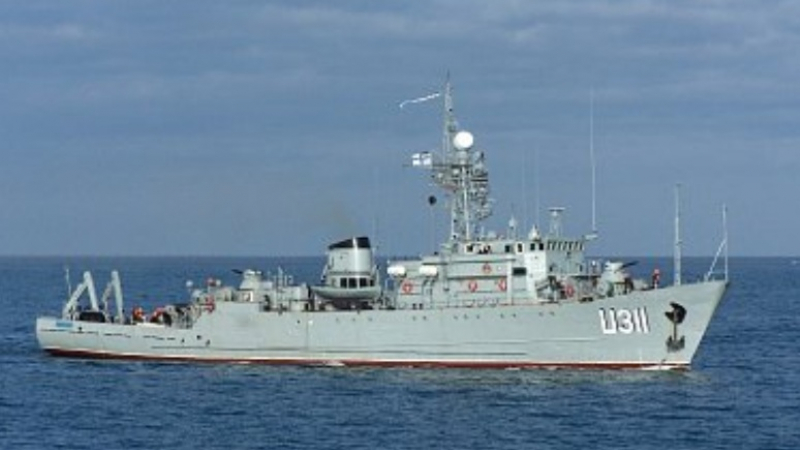 Въоръжени взимат на абордаж украински кораб в Донузлав