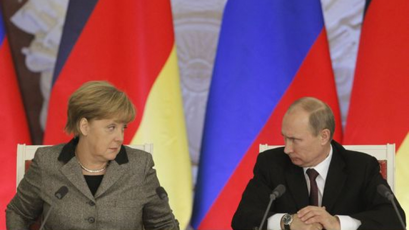 Путин и Меркел обсъдиха по телефона Украйна и Приднестровието