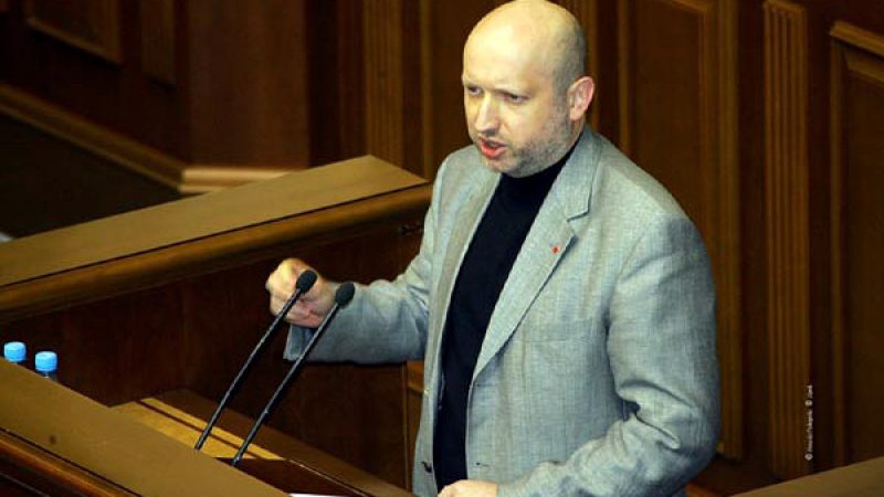 Турчинов намекна, че Украйна ще връща Крим с оръжие