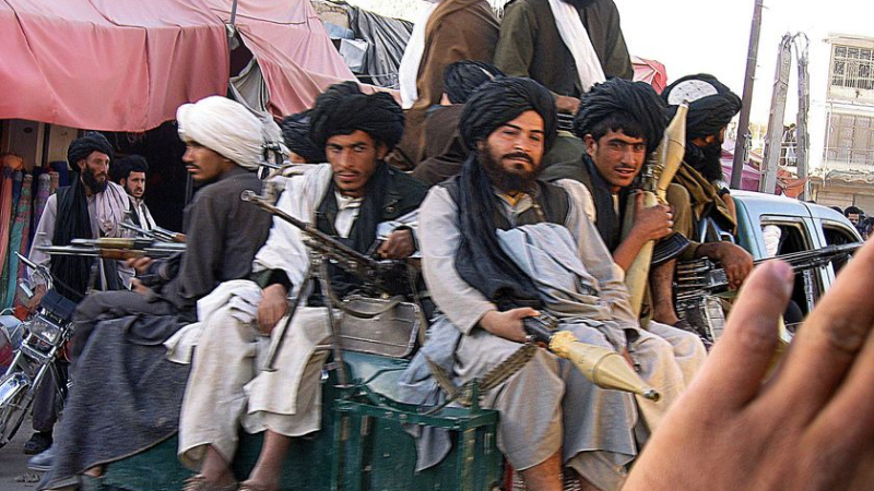 Пакистан освободи 13 талибани