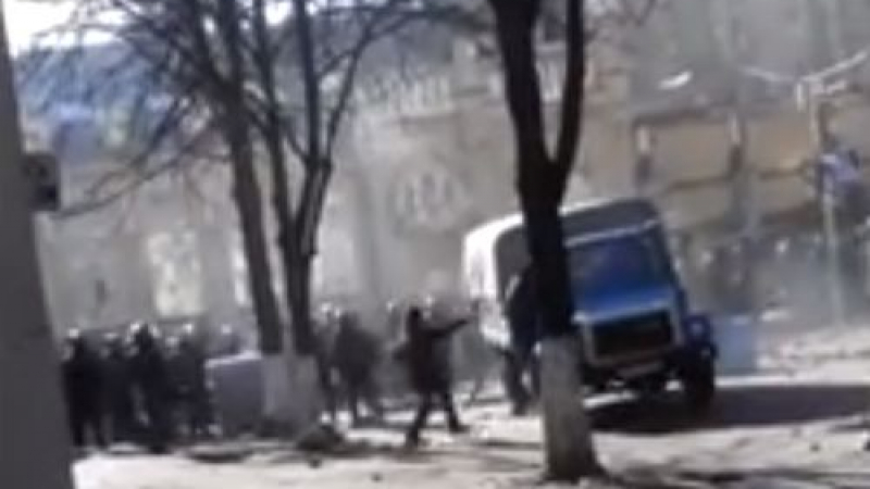 Камикадзе с камион гази „Беркут“ в Киев (ВИДЕО)