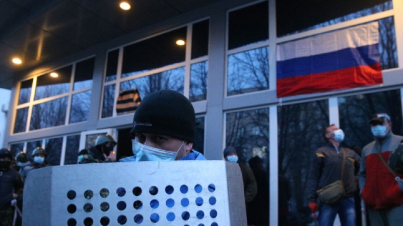 Проруски демонстранти щурмуваха сградата на областната администрация в Харков