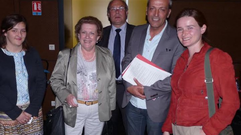 Френски социалисти дадоха кураж на Достена Лаверн
