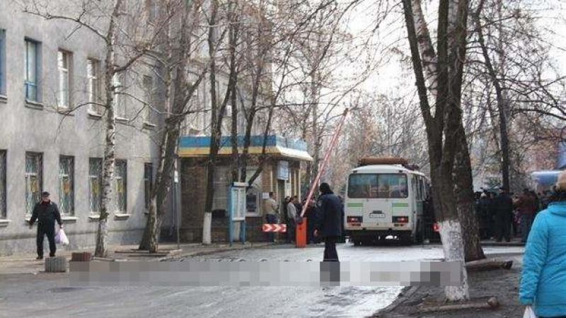 Въоръжени превзеха полицейски участък в Славянск