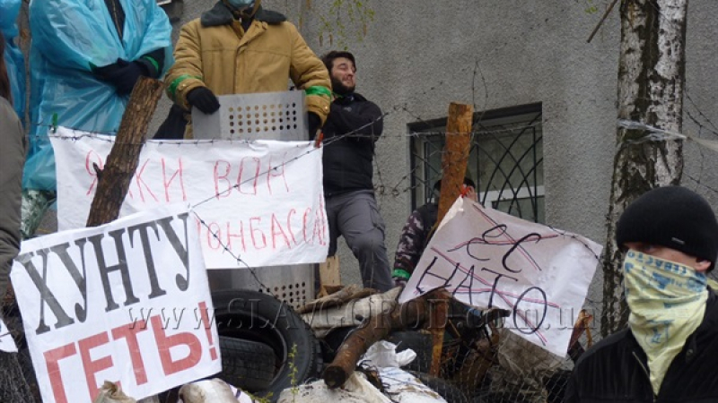 Страхотии за Славянск: Сепаритистите насилват жени за жив щит, градът е превзет (МНОГО ВИДЕО)