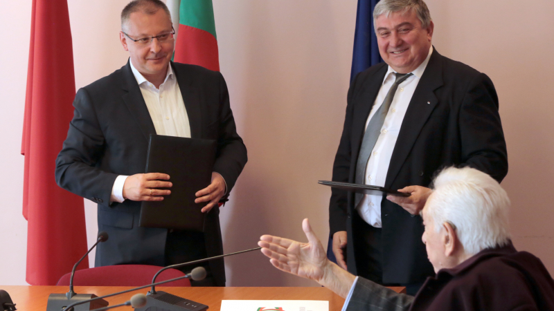 БСП и Отечественият съюз подписаха Споразумение за подкрепа за предстоящите евроизбори