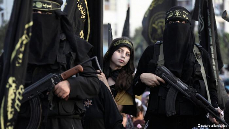 Две момичета избягаха от Австрия, за да се бият за джихадистите в Сирия