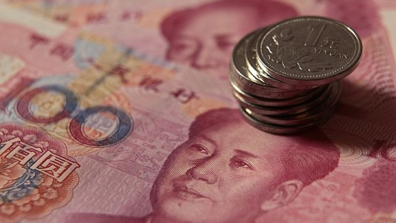 САЩ обезпокоени от обезценяването на юана