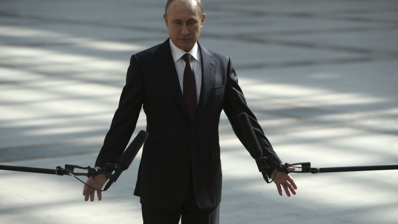 Путин завърза лаф със Сноудън
