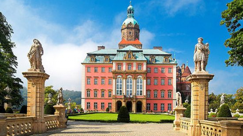 Замъкът „Ксенж” – една от гордостите на Полша 