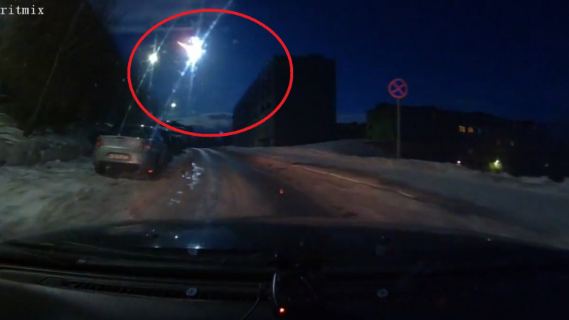 Челябинск 2: Метеорит ошашави Мурманск! (ВИДЕО)