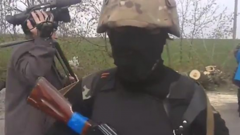 Боец на самоотбраната в Славянск: В нощта на 20-и работеше снайперист (ВИДЕО)