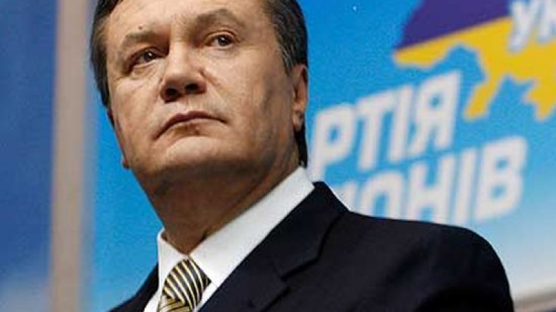 Самолет с избягалия Янукович кацна в Минск