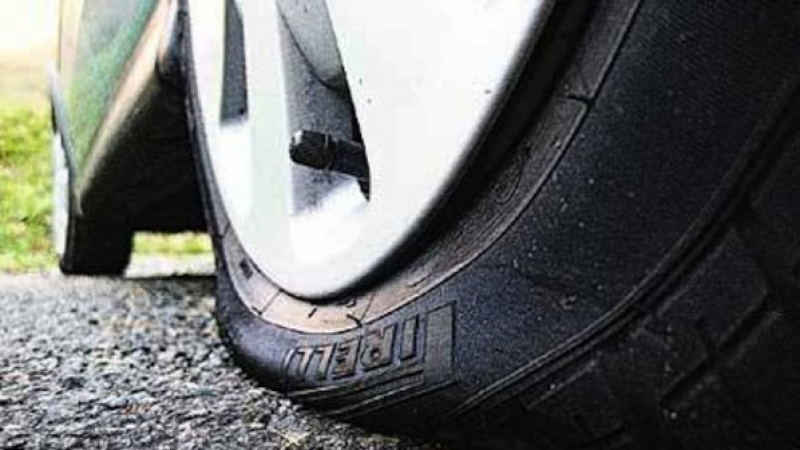 Шест коли осъмнаха с нарязани гуми в Русе