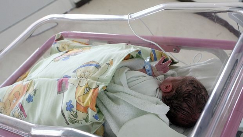 Бебе гигант - 5,6 кг, се роди в Бургас