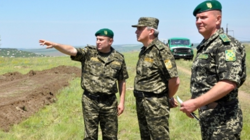 Украйна трескаво се готви за нападение от изток