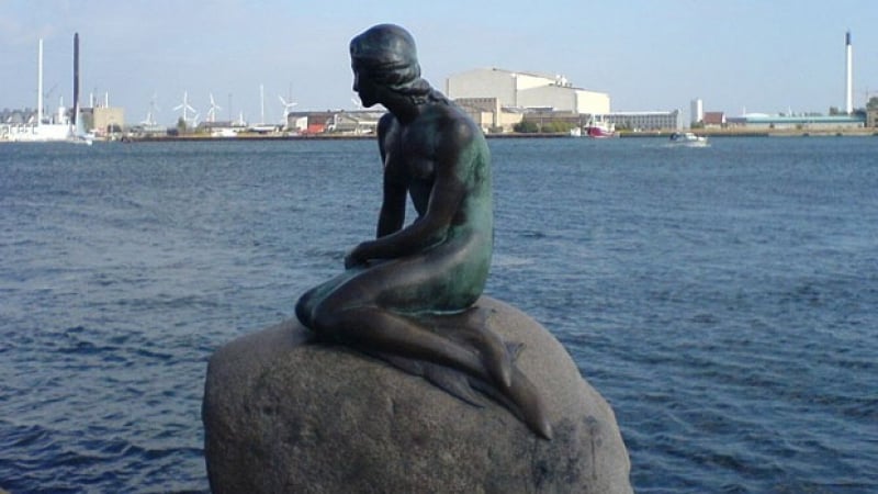 Преди 50 г. е обезглавена скулптурата на Малката Русалка в Копенхаген
