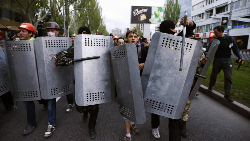 Кръв се лее на митинг в Донецк! (ГЛЕДАЙТЕ НА ЖИВО)