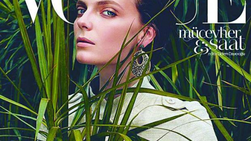 Родна красавица украси корицата на Vogue
