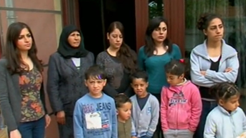 Посрещнаха топло в Крън изгонените от Розово сирийци