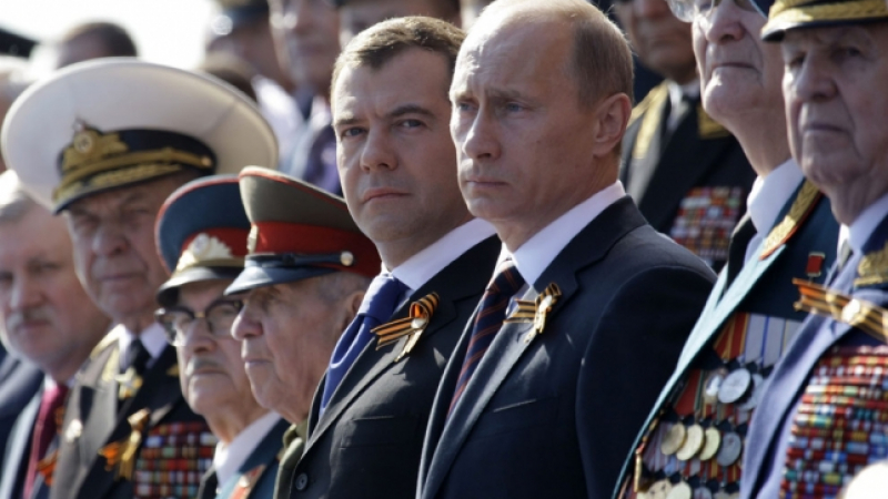 Путин приема парад на победа и в Севастопол