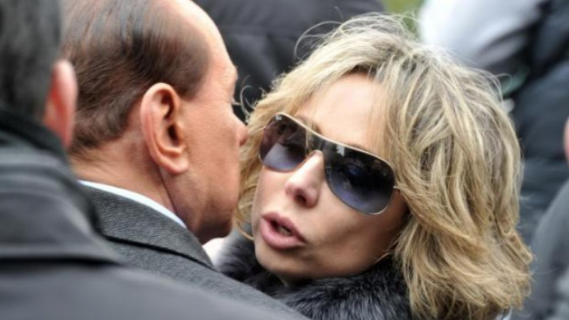 Дъщерите на Берлускони го сменят в политиката