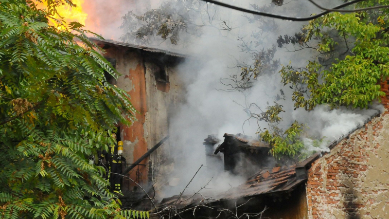 9-годишен подпали къщата на прадядо си