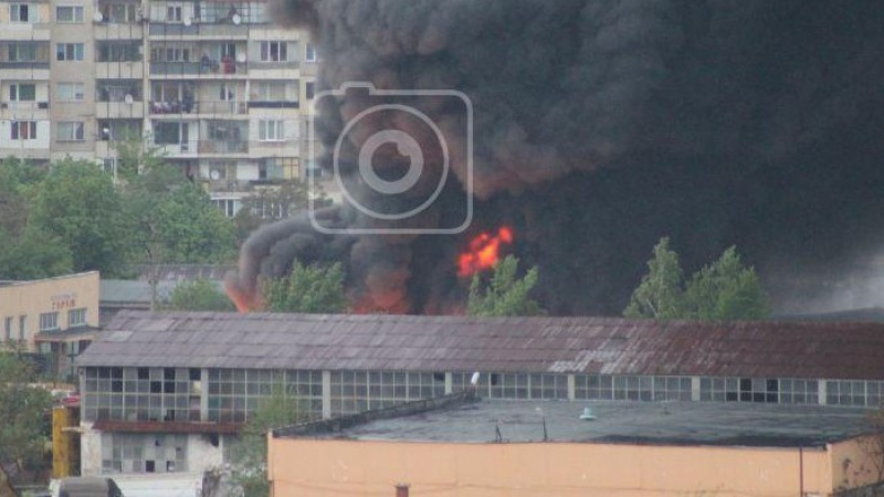 Хванаха пиромана, който подпали пожар за 5 милиона във Враца!