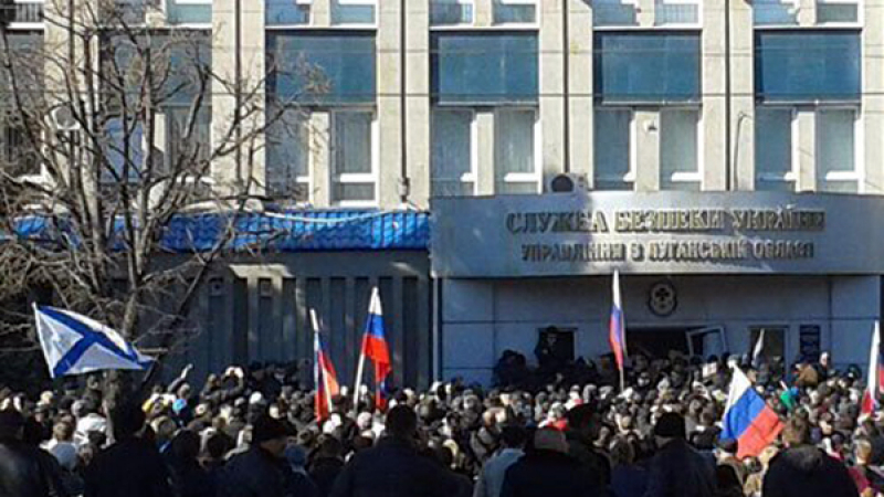 Федералисти завзеха Военния комисариат в Луганск