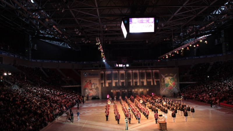 Часове преди 6 май: Военни духови оркестри от Балканите свириха на Музикалния парад в „Арена Армеец“