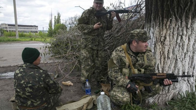 Украинските военни си върнаха от опълченците телевизионната кула в Славянск