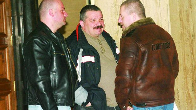 Само в БЛИЦ: Шатката и Хосе ли взеха патлака на психолога в Софийския затвор?