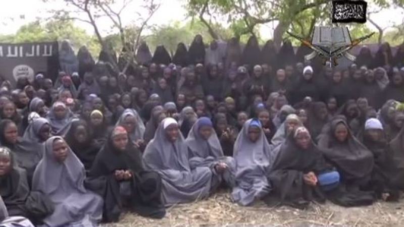 „Боко Харам” показа отвлечените ученички и постави условията си (ВИДЕО)