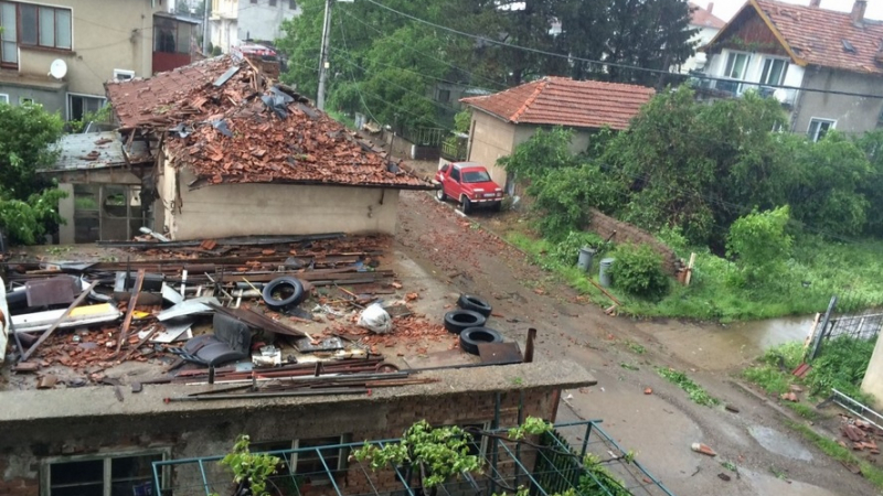Кметицата на Чепинци пред БЛИЦ: Торнадото отнесе покривите на пет къщи 