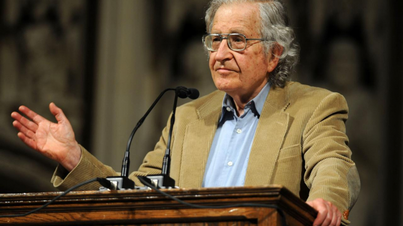 Ноам Чомски: САЩ са в паника от загубата на хегемония