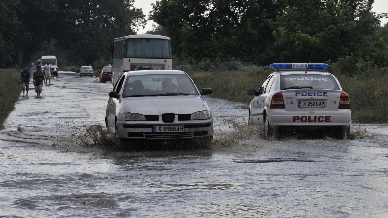 Над 40 жилища в Свищов и околността остават наводнени