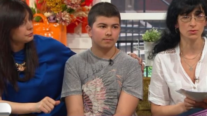 12-годишният Иво се бори със страшна болест - организмът му сам произвежда тумори