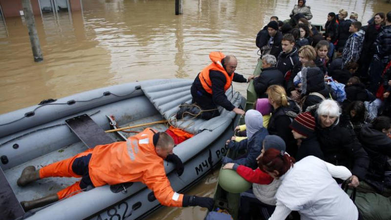 Половин милион души напуснаха домовете си заради наводненията в Босна и Херцеговина  