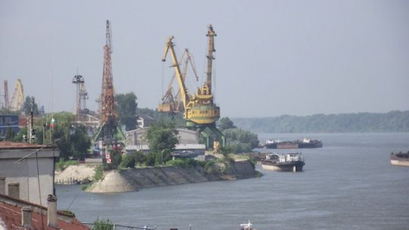 Дунав може да залее до дни пристанище „Русе-Запад” 