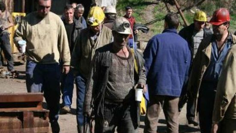 Шефове притискат миньори от Бобов дол да гласуват за партия