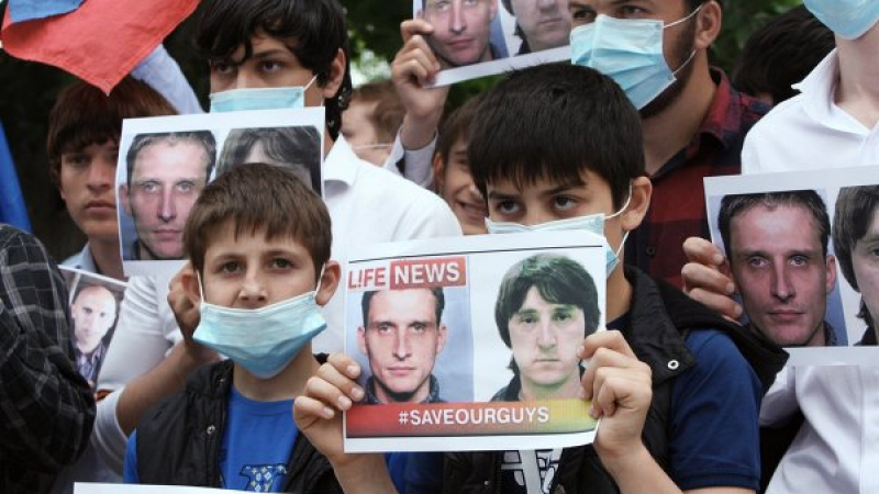 Кметът на Славянск разменя силоваци за пленените руски журналисти