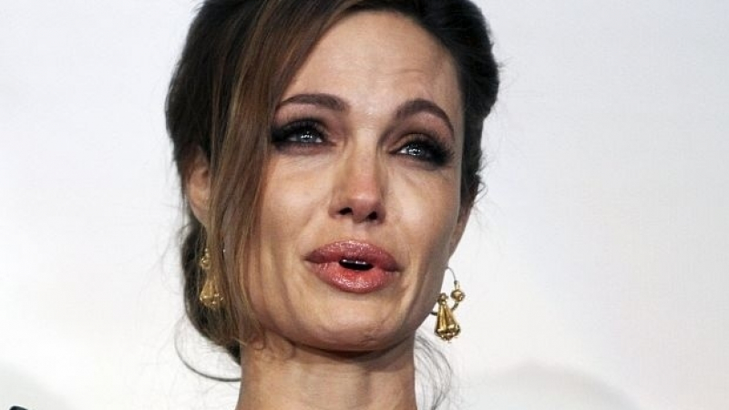 Анджелина Джоли дари 50 000 долара за жертвите на наводненията