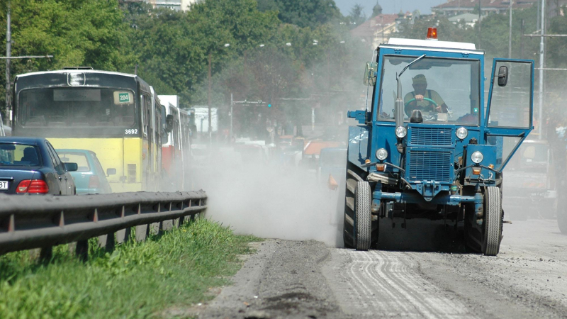 Камери следят уличните ремонти в София